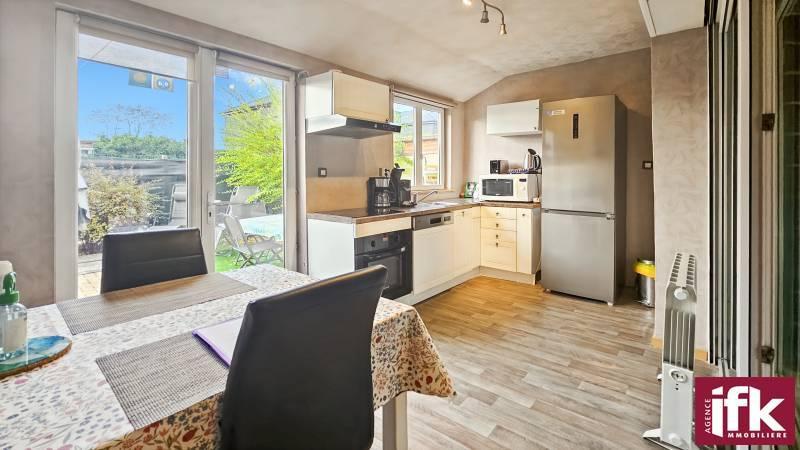 Maison - 205 m² - 7 pièces