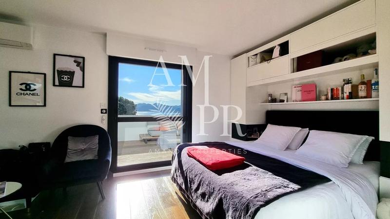 Villa - 300 m² - 7 pièces