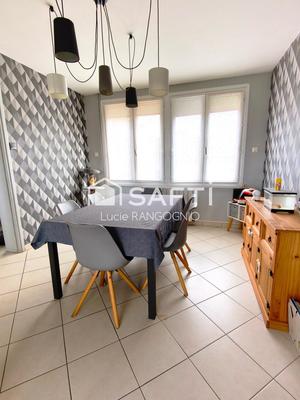Maison - 93 m² - 5 pièces