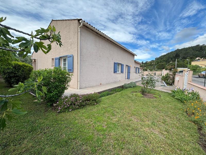 Maison - 236 m² - 5 pièces