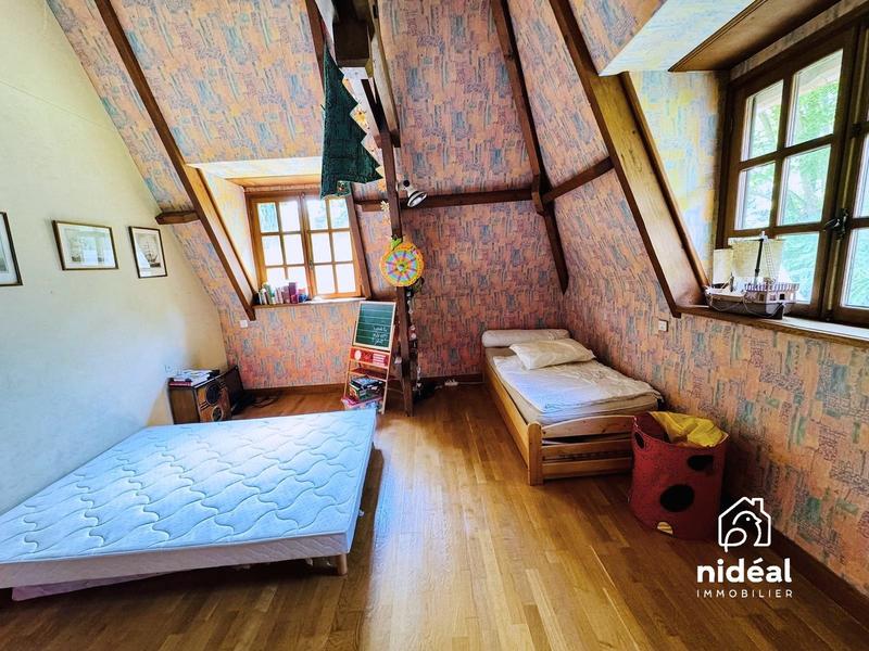 Maison - 373 m² - 16 pièces