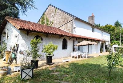 Maison - 316 m² - 9 pièces