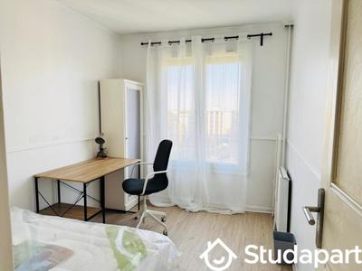 Chambre - 11 m² - 1 pièce