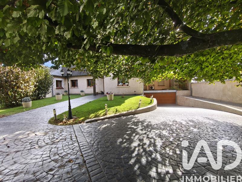 Maison - 388 m² - 12 pièces