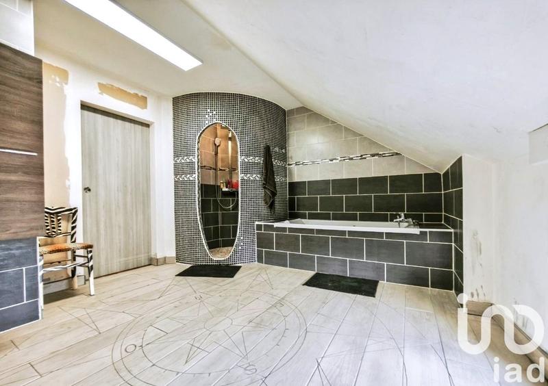 Maison - 138 m² - 6 pièces