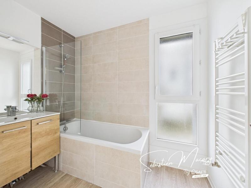 Appartement - 96 m² - 5 pièces