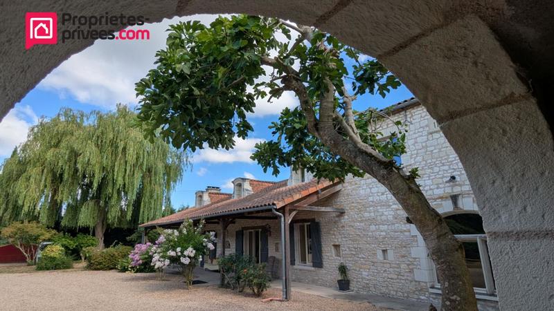 Propriété - 280 m² - 8 pièces