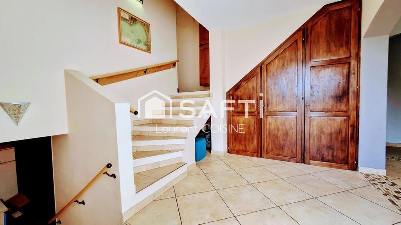 Maison - 238 m² - 6 pièces