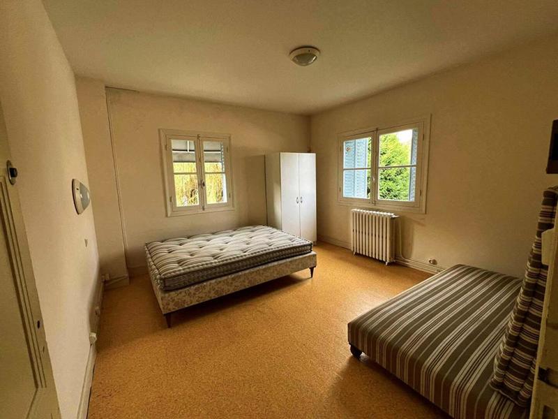 Maison - 315 m² - 14 pièces