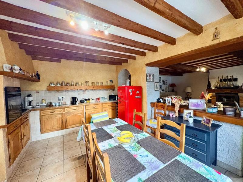 Maison - 260 m² - 8 pièces