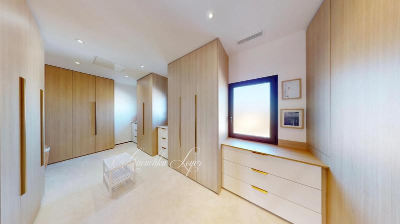 Villa - 286 m² - 11 pièces