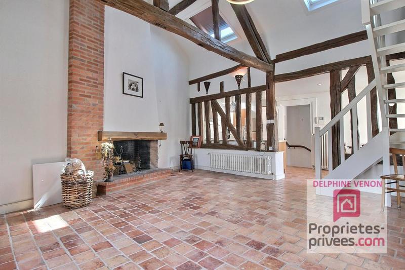 Propriété - 256 m² - 8 pièces