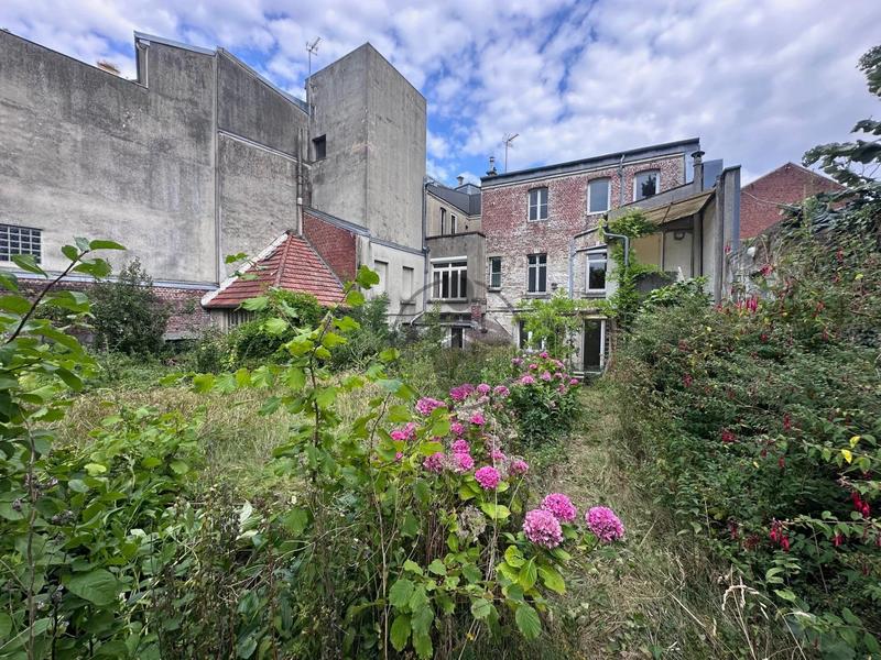 Maison - 435 m² - 22 pièces