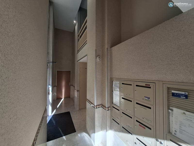 Appartement - 94 m² - 6 pièces