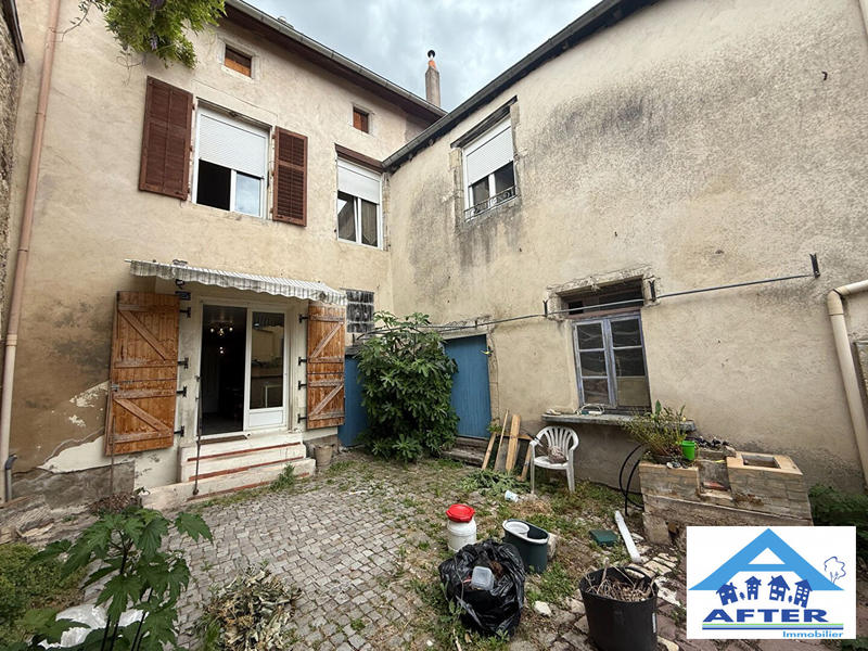 Maison - 250 m² - 7 pièces