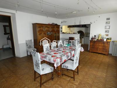 Maison - 327 m² - 6 pièces