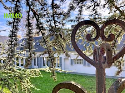 Maison - 340 m² - 10 pièces