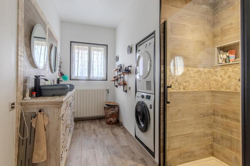 Maison - 188 m² - 9 pièces