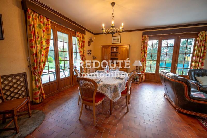 Maison - 210 m² - 10 pièces