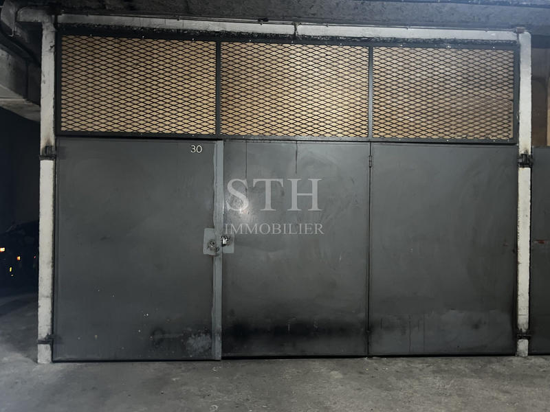 Parking / Garage - 18 m²