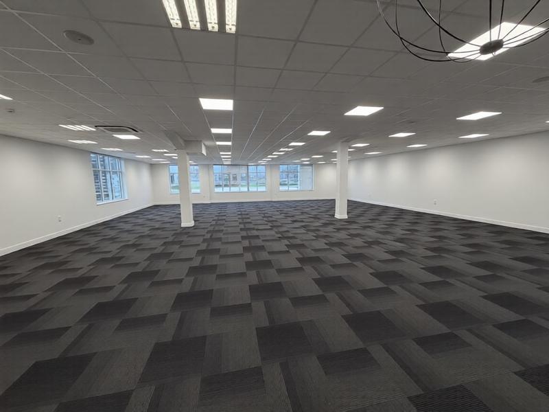 Local commercial - 676 m² - 5 pièces