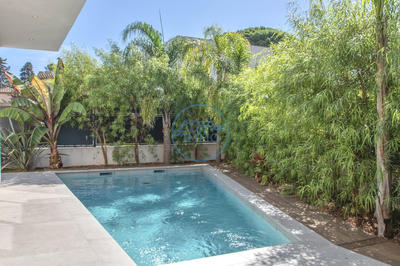 Maison - 180 m² - 5 pièces