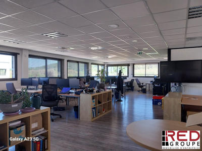Bureau - 764 m²