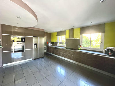 Maison contemporaine - 218 m² - 6 pièces