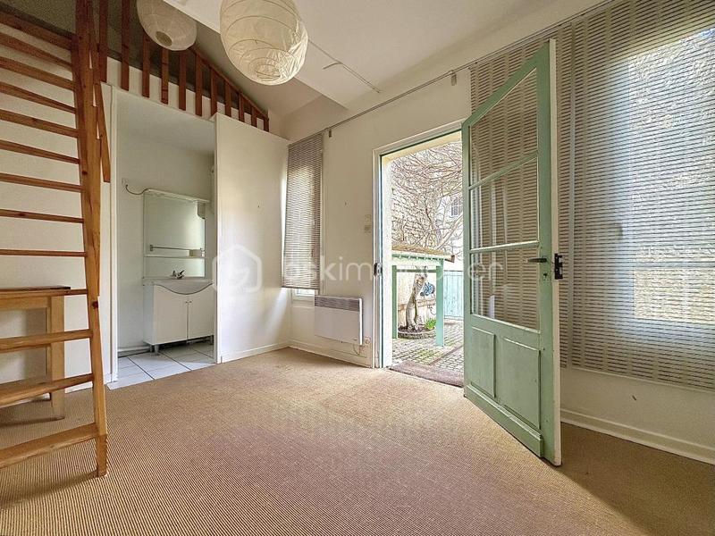 Maison - 241 m² - 10 pièces