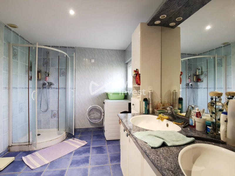 Maison - 200 m² - 6 pièces