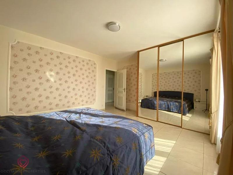 Maison - 215 m² - 5 pièces