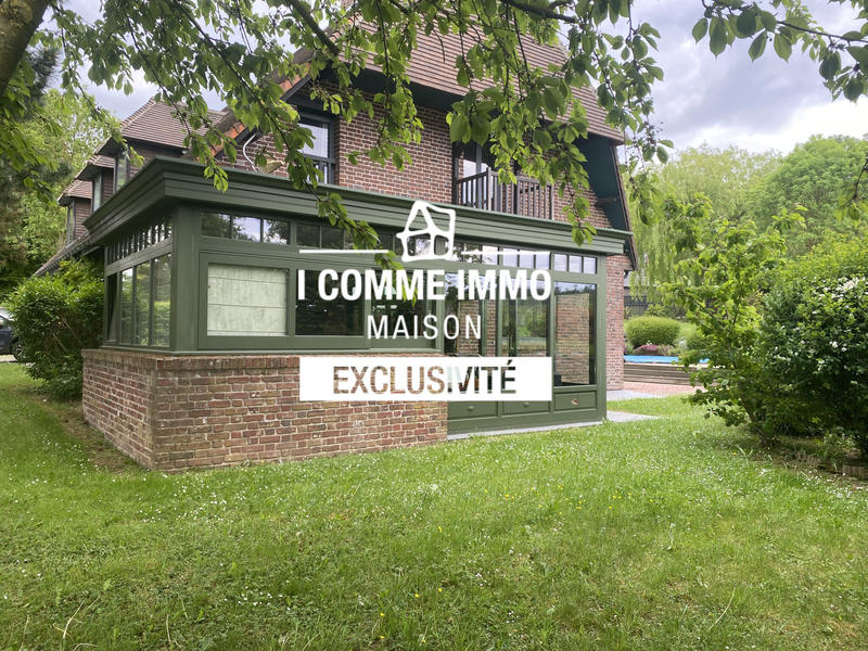 Maison - 275 m² - 15 pièces