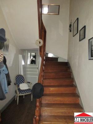 Maison - 193 m² - 6 pièces