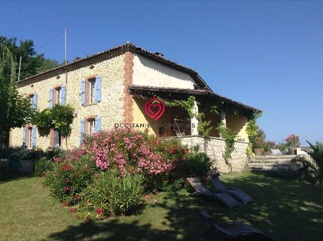 Demeure - 252 m² - 8 pièces