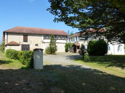 Maison - 306 m² - 11 pièces