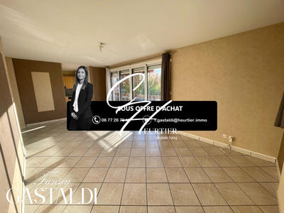 Appartement - 96 m² - 5 pièces