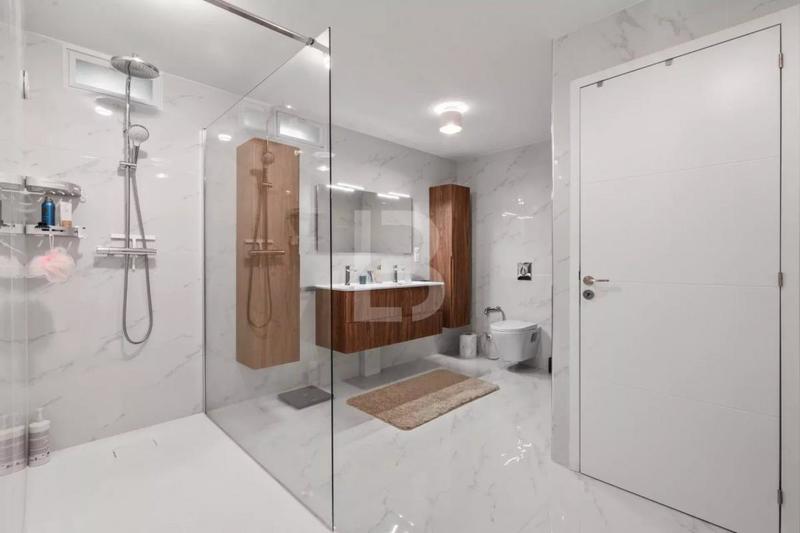 Propriété - 315 m² - 8 pièces