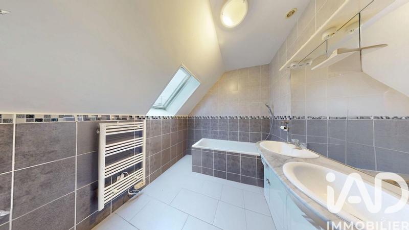 Maison - 122 m² - 7 pièces