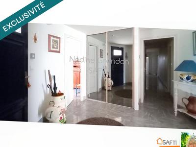 Villa - 259 m² - 9 pièces