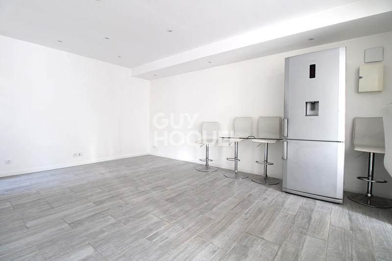 Maison - 211 m² - 7 pièces