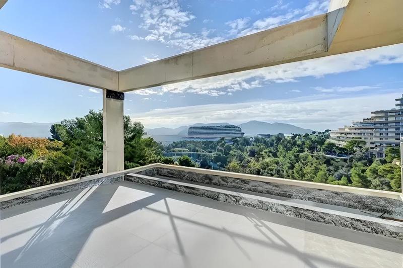 Maison - 250 m² - 5 pièces