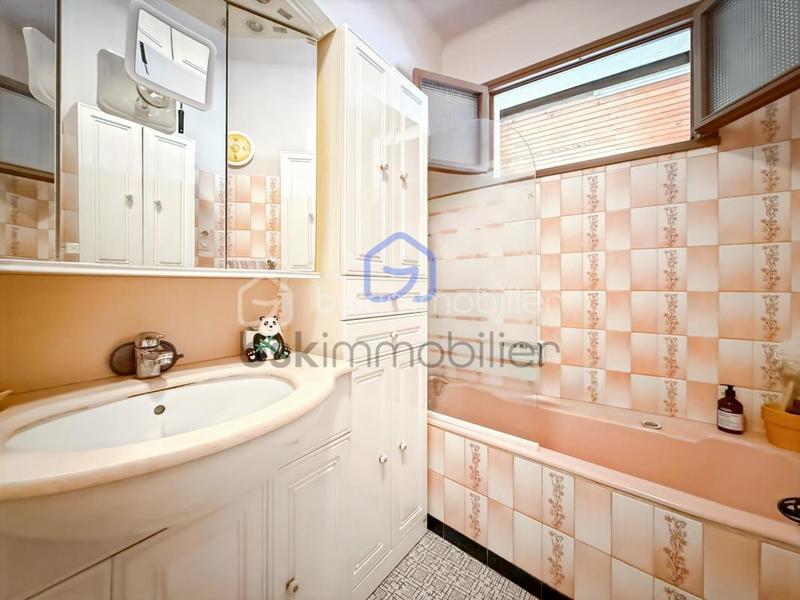 Pavillon - 185 m² - 8 pièces