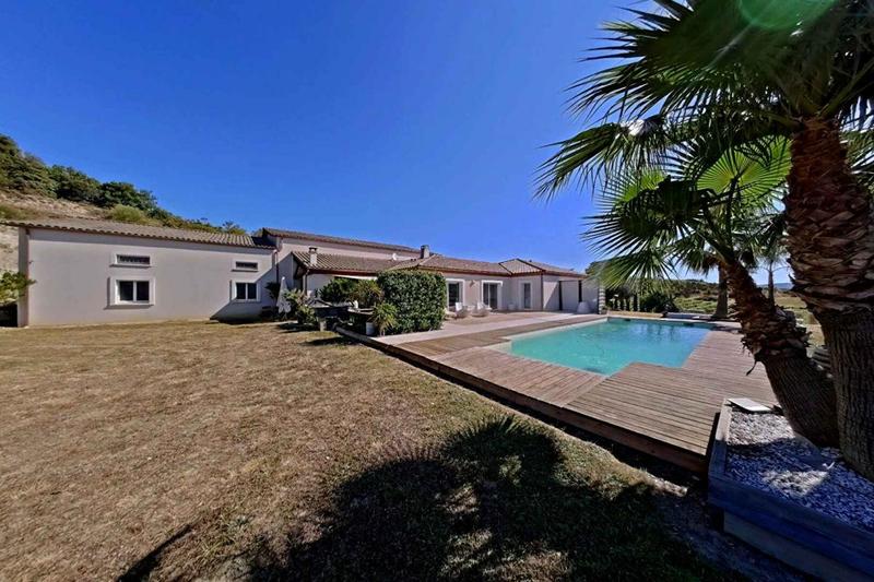 Maison - 200 m² - 5 pièces