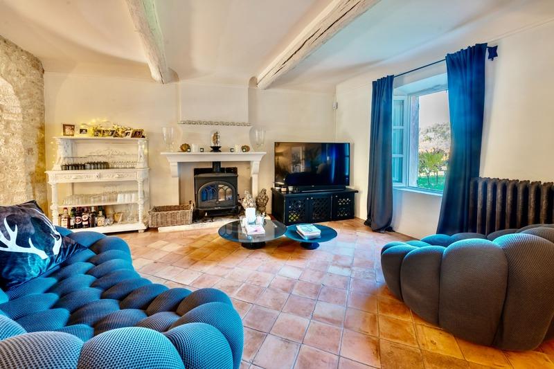 Propriété - 439 m² - 12 pièces