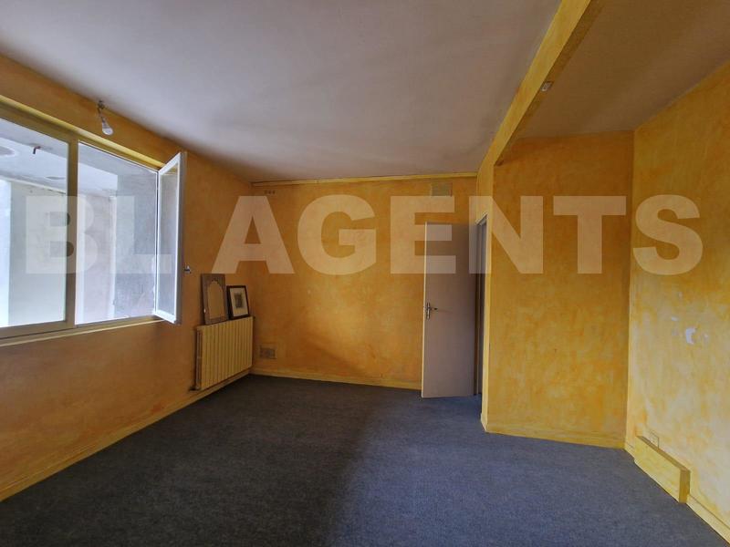 Maison - 280 m² - 8 pièces