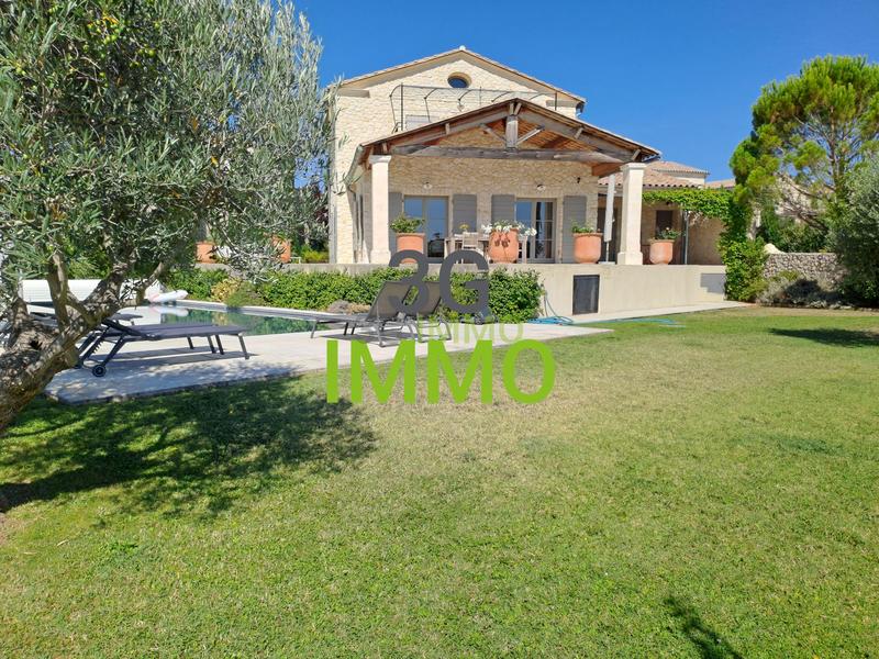 Maison en pierre - 202 m² - 7 pièces