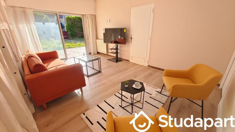 Chambre - 14 m² - 1 pièce