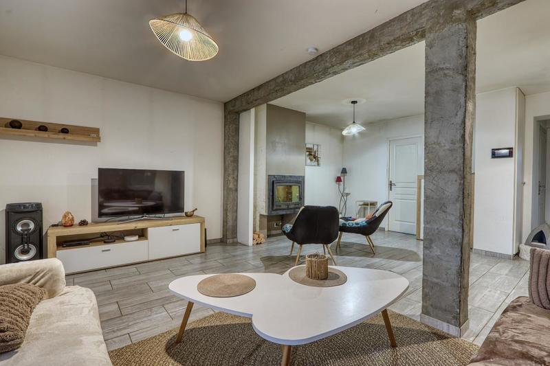 Pavillon - 140 m² - 7 pièces