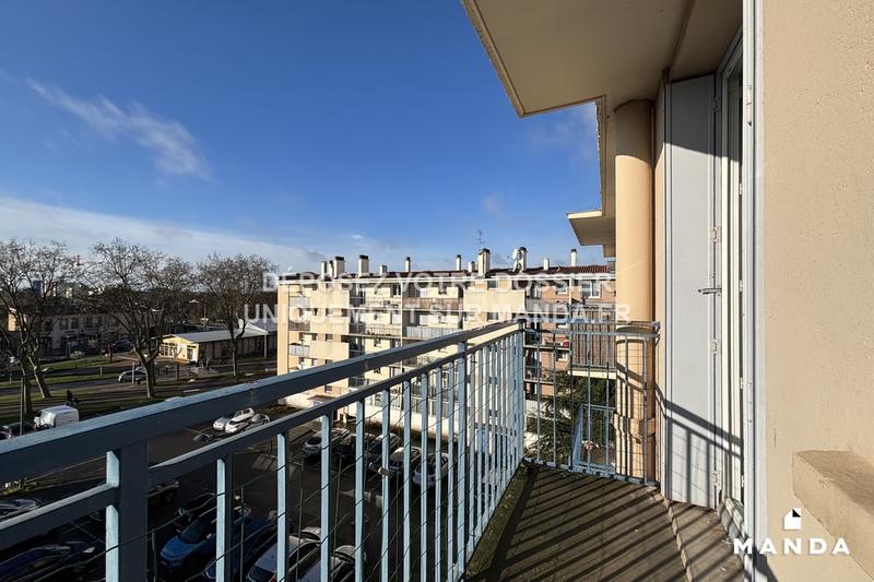 Chambre - 10 m² - 4 pièces