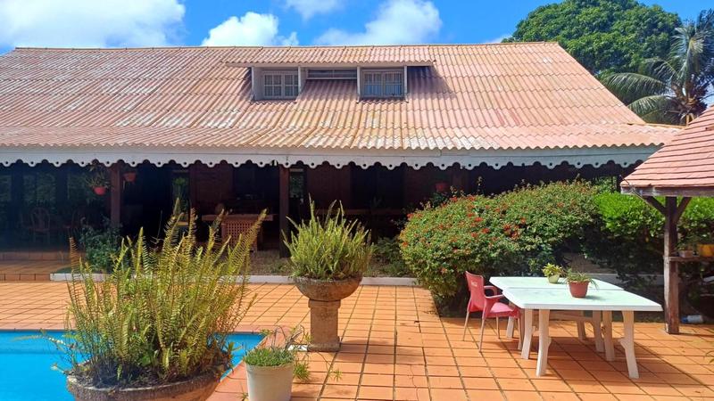 Maison - 350 m² - 6 pièces